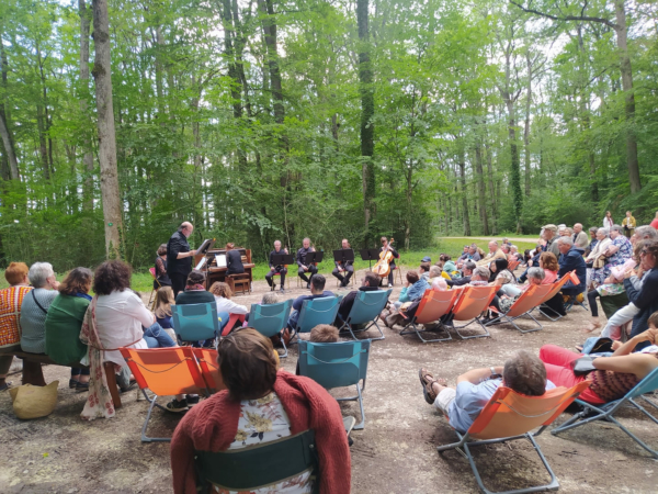 La forêt murmure à la Fontaine d’Orfonds